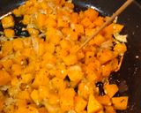Foto del paso 4 de la receta: Calabaza frita con cebolla y huevo frito