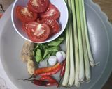 รูปขั้นตอนการทำที่ 1 ของ ต้มยำกุ้ง