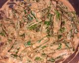 A picture of step 2 of Dahi bhindi.