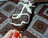Foto del paso 5 de la receta: Paletas de chocolate rellenas de bizcochuelo