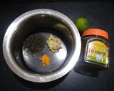 A picture of step 1 of Ginger lemon honey green tea.