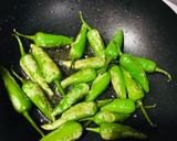 A picture of step 3 of Hari mirchon ka salan.