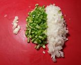 Foto del paso 2 de la receta Arroz caldoso de alitas de pollo, en salsa de ali oli de ajo y perejil