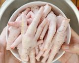 รูปขั้นตอนการทำที่ 2 ของ แกงเผ็ดตีนไก่ใส่หน่อไม้ดอง By แม่บ้าน