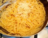 Foto del passaggio 8 della ricetta Spaghetti allo Zafferano e Crema di Ceci con Speck Croccante