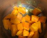 Foto del paso 1 de la receta: Crema de calabaza, setas y trufa