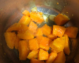 Foto del paso 1 de la receta: Crema de calabaza, setas y trufa
