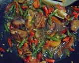 Foto langkah ke 2 dari resep Asam Manis Ikan Asin.