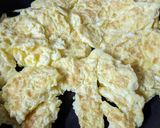Gambar langkah 2 resipi Sambal tumis telur dadar hancur.