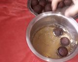 A picture of step 5 of Mawa Gulab jamun.