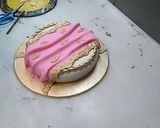 A picture of step 5 of Bridal shower cake.