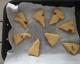 Une image de l'étape 3 de Scones aux toblerones.