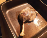Foto del paso 3 de la receta: Confit de pato con patatas confitadas en su grasa