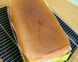 A picture of step 7 of Japanese Confectionary-style Honey Castella.