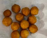 Une image de l'étape 4 de Beignet de manioc accompagné de coco.