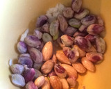 Foto del paso 6 de la receta: Lomos de merluza en all i pebre de pistachos y almendras