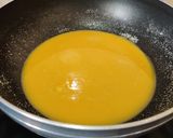 A picture of step 2 of Sooji Besan Halwa.