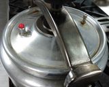 Foto del paso 4 de la receta: Habichuelas negras con chistorras y pimientos ahumados