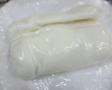 A picture of step 8 of Thai Garden Rolls / khuey Taew Lui Suan / wide Rice noodles wraps.