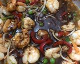 A picture of step 5 of Kung Pao Prawns.