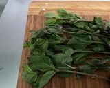 Une image de l'étape 6 de Salade de concombre et tomate à l’oignon rouge, yaourt et menthe.