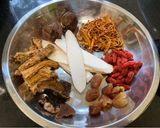 🥣蟲草花烏雞花膠豬展湯的食譜步驟2照片