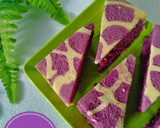 Foto langkah ke 4 dari resep Bolu Kukus Santan Bermotif.