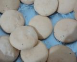 A picture of step 3 of Sattu ki puri.