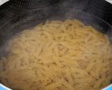 A picture of step 1 of White Sauce Pasta.