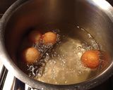 Foto del passaggio 2 della ricetta Palline di formaggio al parmigiano e albume d'uovo