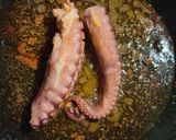 Foto del paso 1 de la receta: Arroz con pulpo y calamares