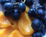 Foto del paso 1 de la receta: Torta-Sorpresa dulce de melocotón y uvas