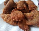 Paprikás lisztben sült afrikai harcsafilé recept fázis 2 fotója