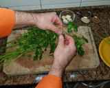 Foto del paso 2 de la receta: La salsa de chimichurri