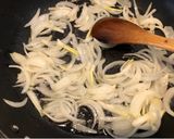 Foto del paso 1 de la receta: Champiñones con cebolla