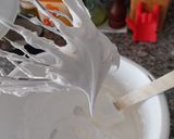 Foto del paso 3 de la receta: Tarta Pavlova de crema pastelera y coulis de albaricoques