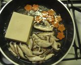 A picture of step 3 of Flower Chirashi Sushi.