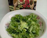 Pas rețetă Salată verde cu cașcaval uscat și merișoare 1 fotografie