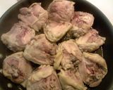 A picture of step 1 of adobo de pollo.