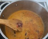 Une image de l'étape 6 de Sauce haricots rouges au lait de coco et curry.