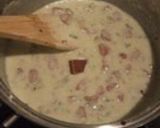 A picture of step 6 of Sausage Gravy.