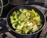 Foto del paso 2 de la receta: Wok de Zapallitos, acompañado por pasta👌🏻