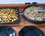 Foto del paso 10 de la receta: Lomo a la crema de limón y champiñones, con papas al pimentón