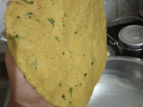 મસાલા ગામઠી રોટલો (Masala Rotlo Recipe in Gujarati)