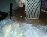 A picture of step 7 of Cake with jam and grated dough.