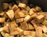 Foto del paso 3 de la receta: Berenjena en salsa de tomate al curry