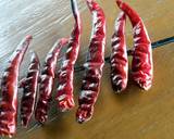 Young Tamarind Leaves Spicy Salad recipe step 2 photo