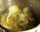 A picture of step 5 of Pork Backbone Soup Stock.
