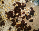 A picture of step 3 of Hushwee with Pita Bread.