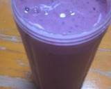 A picture of step 7 of Frozen Raspberry and Banana Smoothie.